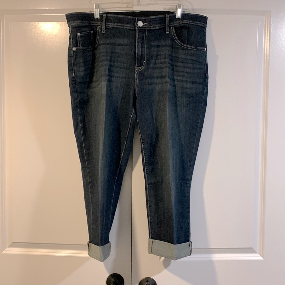 Dark Wash Capri Jeans. EUC!